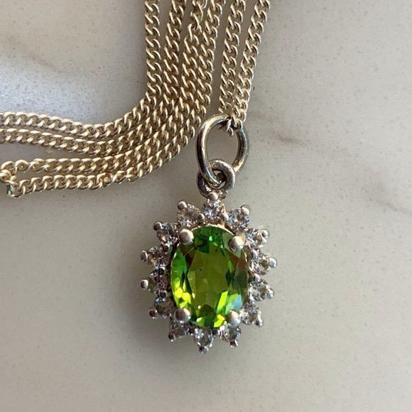 Regal Sterling Silver Pendant Including Petite Chain. - Picture 2 of 14